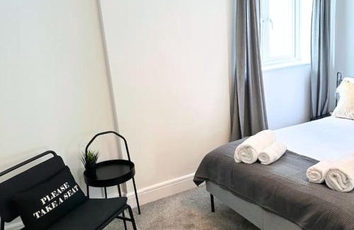 Kidlington House | Oxford Kidlington 6 Bed 5 mins to Oxford Parkway