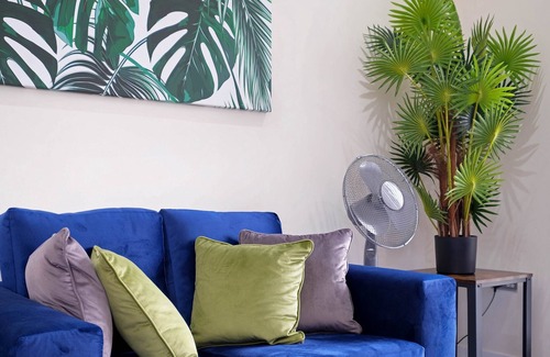 Reading Apartment | Oxford Rd 2 Bed Serviced Apartment 06 with Parking, Reading