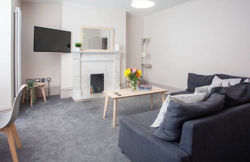 Southampton City Centre Apartment | Oxford Street Grand Apartment