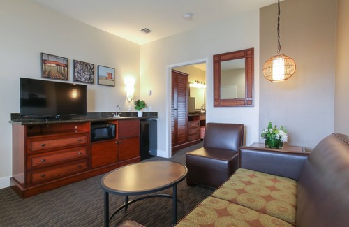 Pismo Beach Hotel | Oxford Suites Pismo Beach