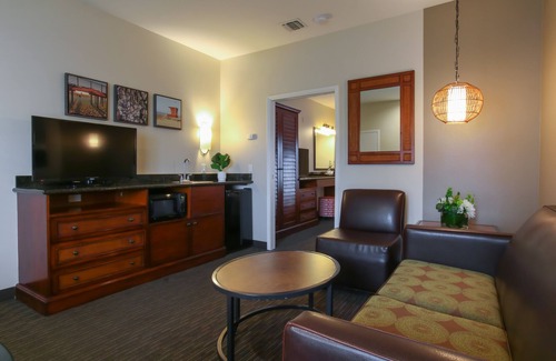 Pismo Beach Hotel | Oxford Suites Pismo Beach
