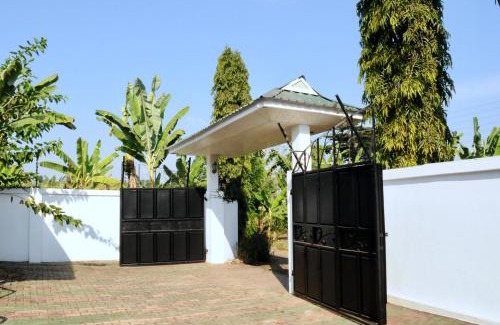 Arusha House | OYA Guest House