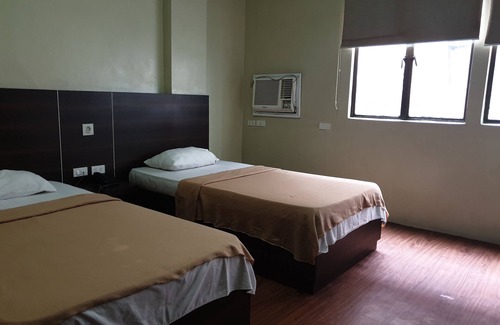 Santa Cruz Hotel | OYO 1011 First Hotel