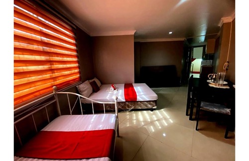 Santa Cruz Hotel | OYO 104 Manila Venetian Hotel