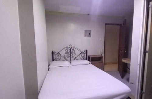 Pasig Hotel | OYO 1066 Dorotello Apartelle