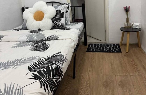 Ermita Night District Hotel | OYO 1155 Carnivale Inn