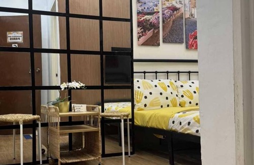 Ermita Night District Hotel | OYO 1155 Carnivale Inn