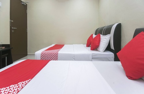 Kampung Keladi Hotel | OYO 1180 Village View Motel