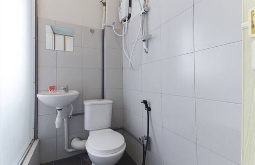 Kuah Hotel | OYO 1189 Big C Motel