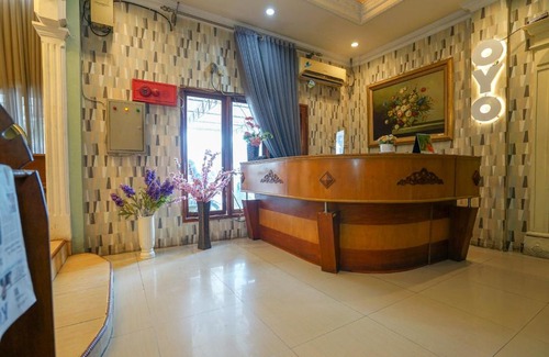 Palembang Hotel | OYO 1273 Hotel Belvena