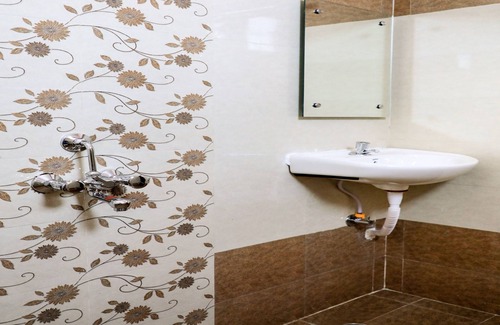 Jubilee Hills Hotel | OYO 13746 Mint Leaves