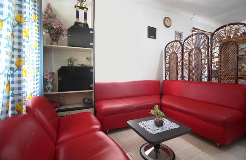 Bandar Lampung Hotel | OYO 2593 Mawar Homestay