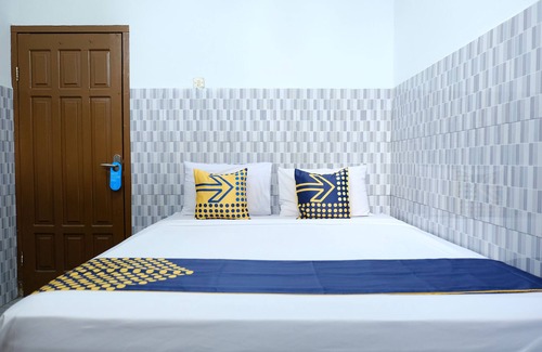 Tanjung Pandan Hotel | OYO 2766 Kezia Kost
