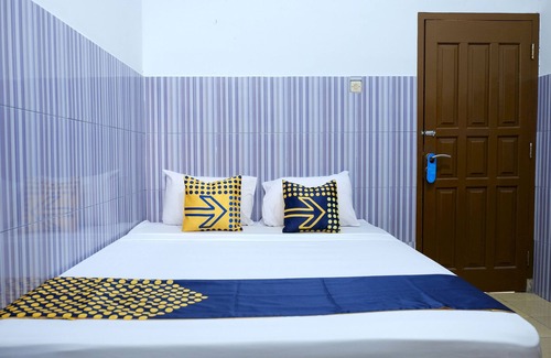 Tanjung Pandan Hotel | OYO 2766 Kezia Kost