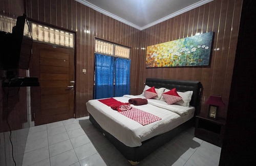 Dyanapura Hotel | OYO 4003 Ceria Guesthouse SeminyakNearSeminyak Beach