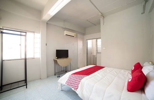 Phra Khanong Hotel | OYO 457 Panasan Villa