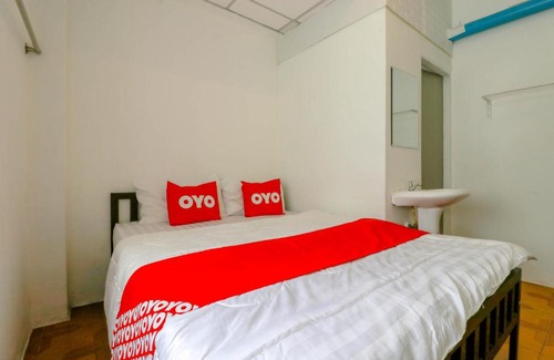 Bang Kapi Hotel | OYO 550 Happyland Guesthouse