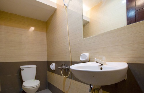 Cebu House | OYO 655 Mambaling Pension