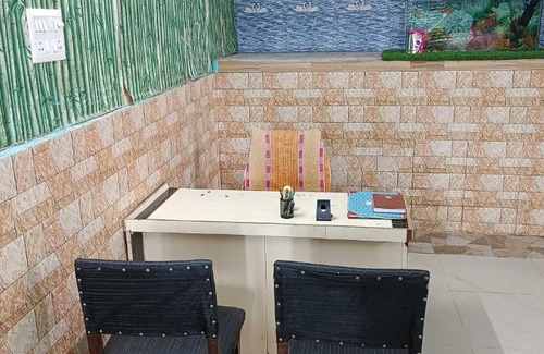 Gorakhpur Hotel | OYO 70062 Hotel Lakeside Inn