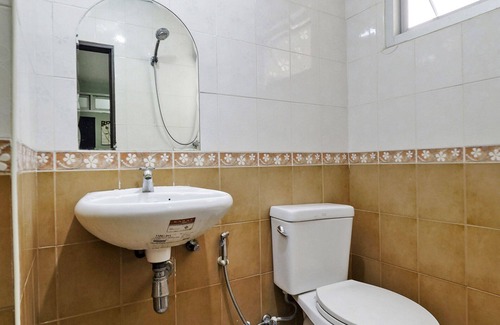 Makkasan Hotel | OYO 75362 Swagath Home