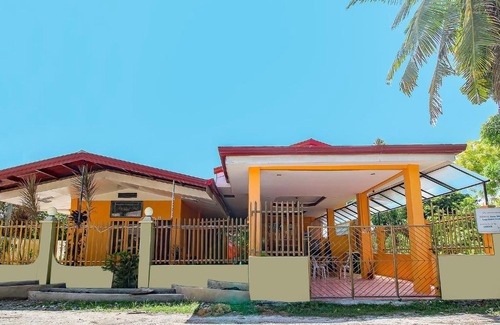Moalboal Hotel | OYO 770 J5 Guest House & Restobar