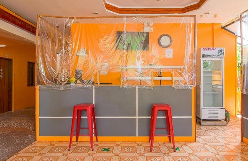 Moalboal Hotel | OYO 770 J5 Guest House & Restobar
