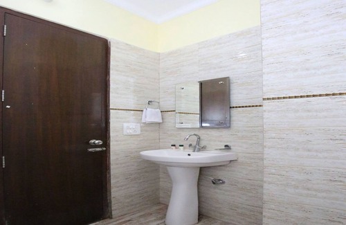 Chandigarh Hotel | OYO 7724 HOTEL PR CHANDIGARH
