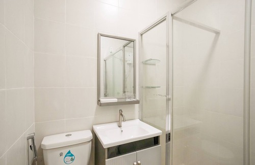 Paranaque Hotel | OYO 805 La Belladoza