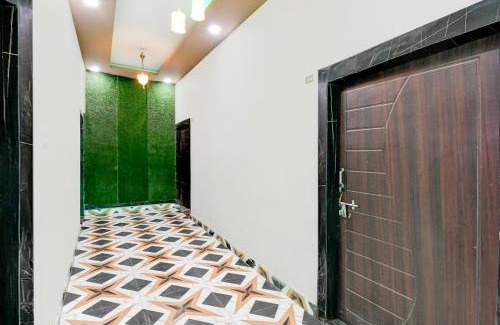 Phulpur Hotel | OYO 80688 Rajaram Singh Blessing Garden And Hotel