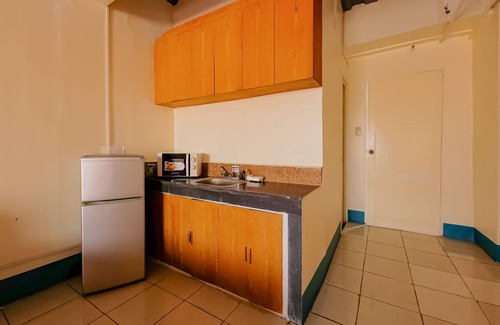 Diliman Hotel | OYO 809 Crowne One Condo