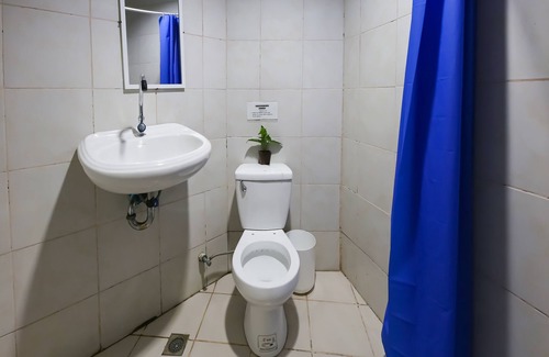 Diliman Hotel | OYO 809 Crowne One Condo