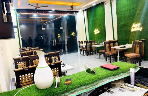 Kasganj Hotel | OYO 81025E Hotel Royal Relax