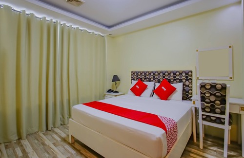 Ermita Night District Hotel | OYO 838 Manila Crown Palace Hotel