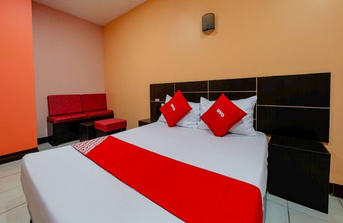 Project 8 Hotel | OYO 861 Rosas Travellers Inn