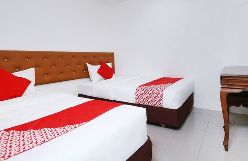 Taman Johor Jaya Hotel | OYO 89672 EG HOTEL JJ