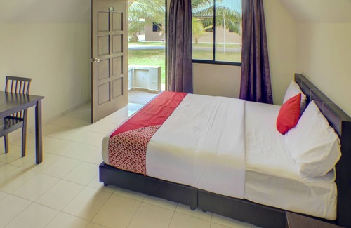 Sedili Kechil Hotel | OYO 89896 Sedili Inn Resort