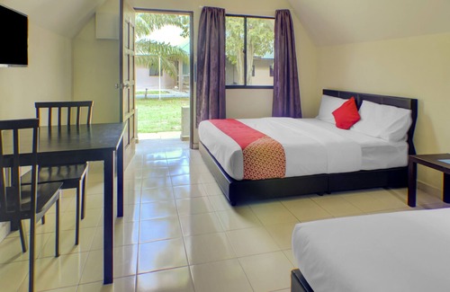 Sedili Kechil Hotel | OYO 89896 Sedili Inn Resort