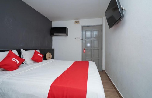Imbi Hotel | OYO 90106 Sindbad Hotel