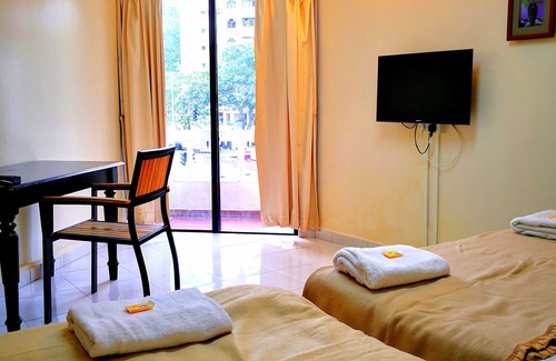 Batu Ferringhi Hotel | OYO 90159 Zahaar Hotel