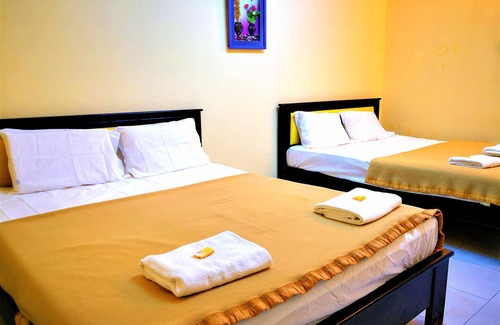 Batu Ferringhi Hotel | OYO 90159 Zahaar Hotel