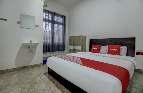 Palembang Hotel | OYO 90224 Palembang Residence