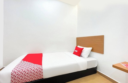 Historic George Town House | OYO 90334 Mawlaya Hotel