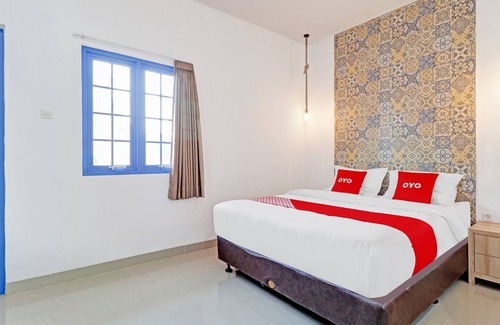 Karawang Hotel | OYO 90510 Sand's Residence