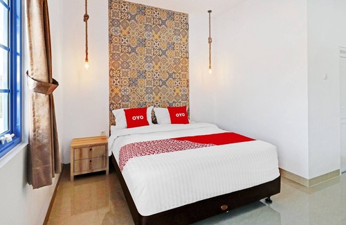 Karawang Hotel | OYO 90510 Sand's Residence