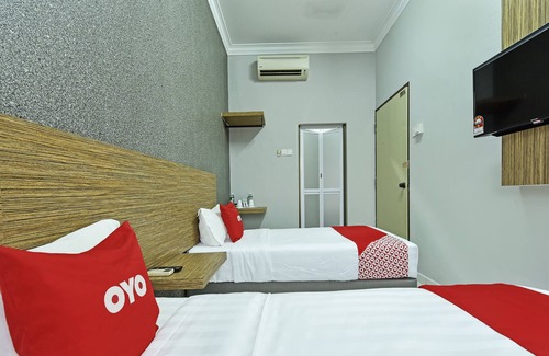 Taman Johor Jaya Hotel | OYO 90626 Hotel Ezzyhome Johor Jaya