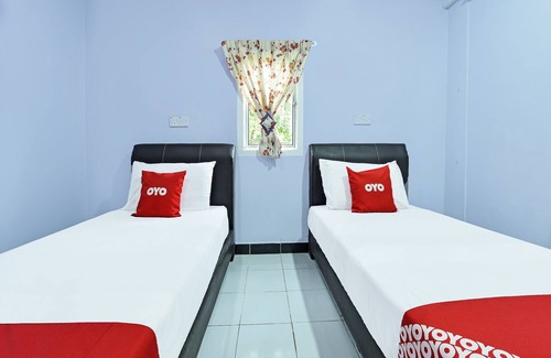 Kuala Teriang Hotel | OYO 90660 Rayyans Roomstay