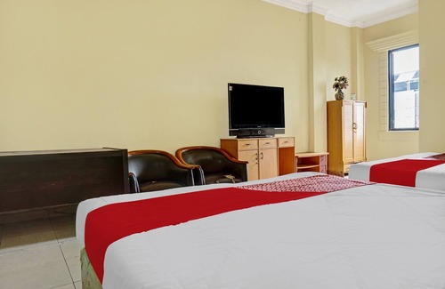 Kebayoran Lama Hotel | OYO 90702 Wisma Tobana Kebayoran