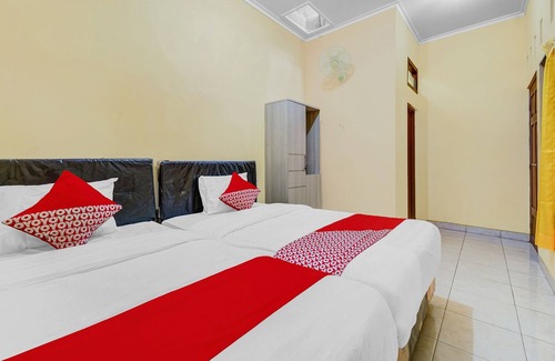 Yogyakarta Hotel | OYO 90768 Endrayanti Inn Syariah