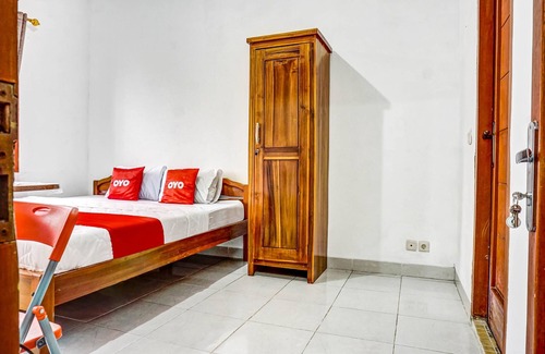 Ciputat Timur Hotel | OYO 90846 Guesthouse Bintaro Asri Syariah