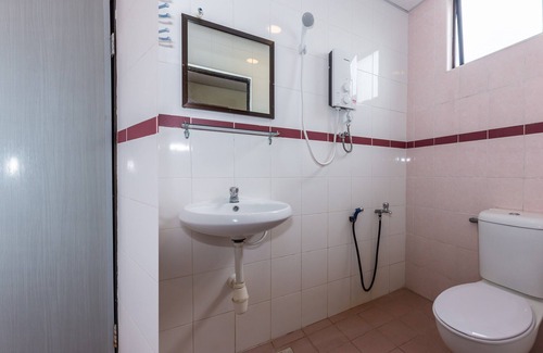 Malacca City Hotel | OYO 90893 Hotel 68 Kampung Lapan